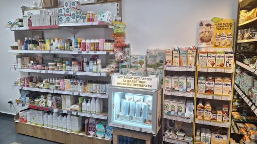 NURA Bio & Natural Market