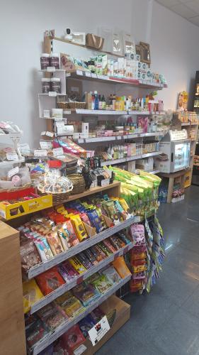 NURA Bio & Natural Market